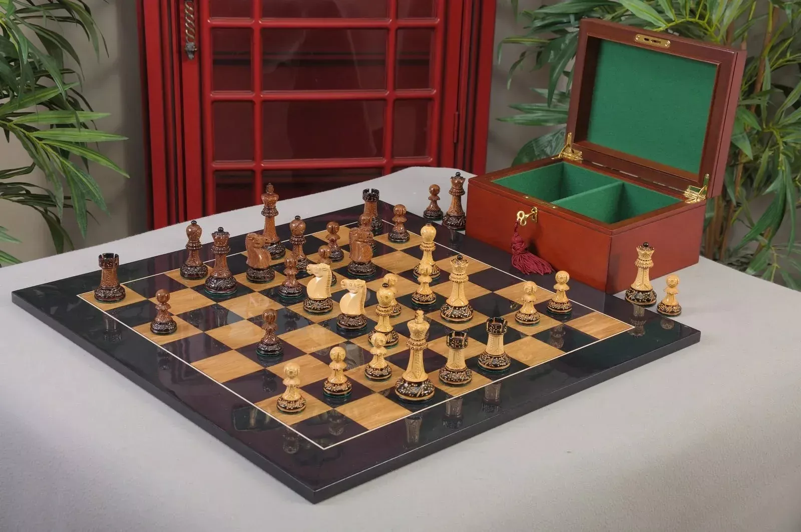 House of Staunton Reykjavik II Chess Set, Box & Gloss Board Combo - 3.75" King