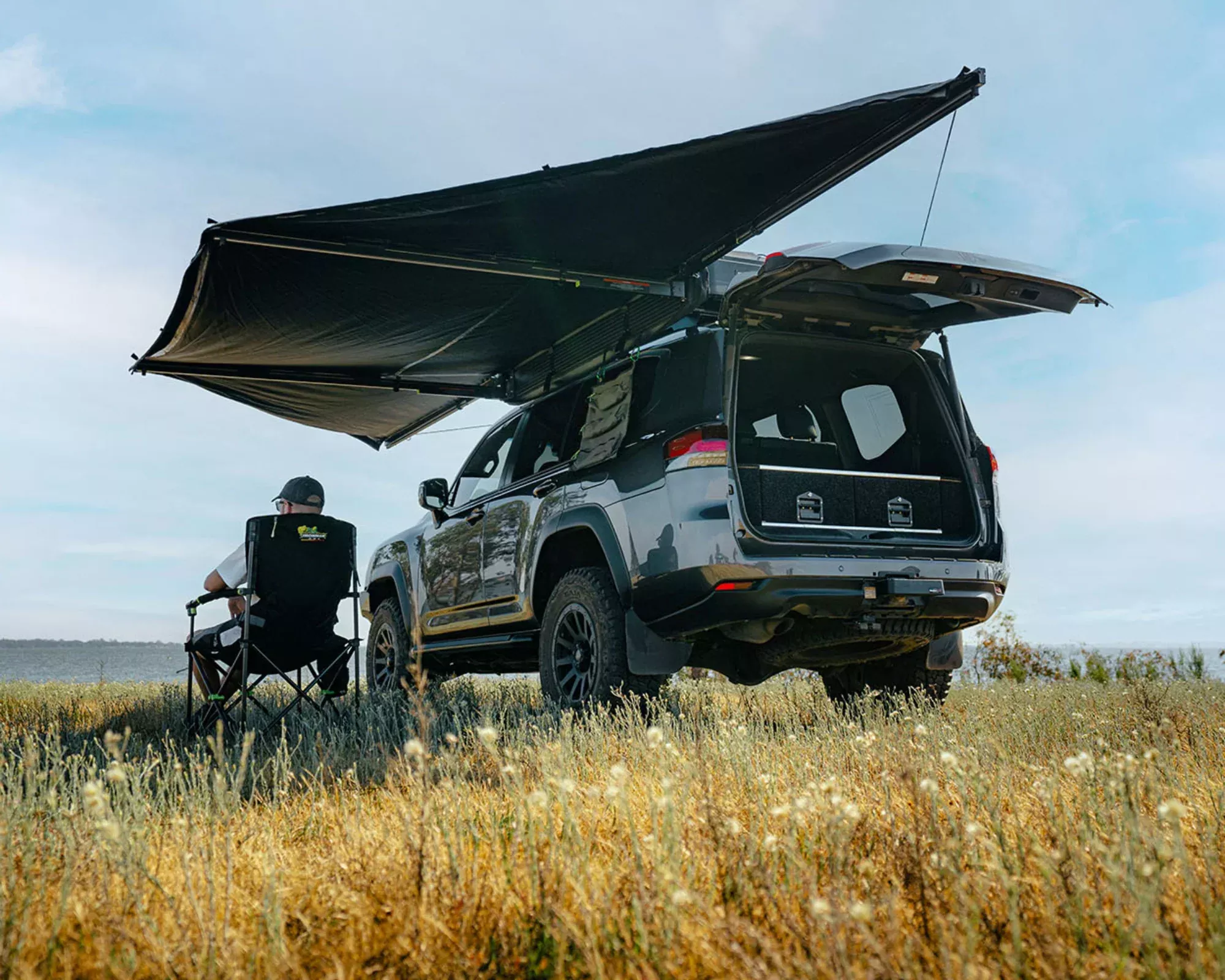 Ironman 4x4 DeltaWing 180° Vehicle Awning