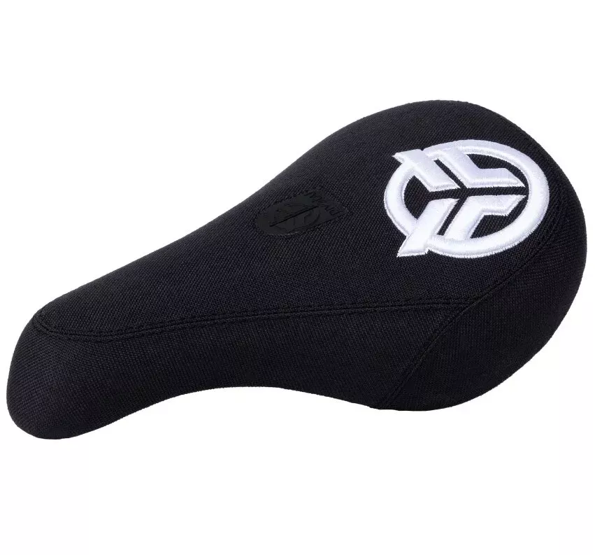 MID LOGO PIVOTAL SEAT