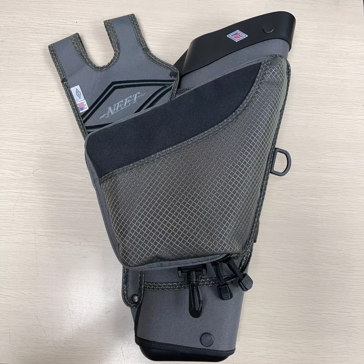 Neet Hip Quiver - Gray